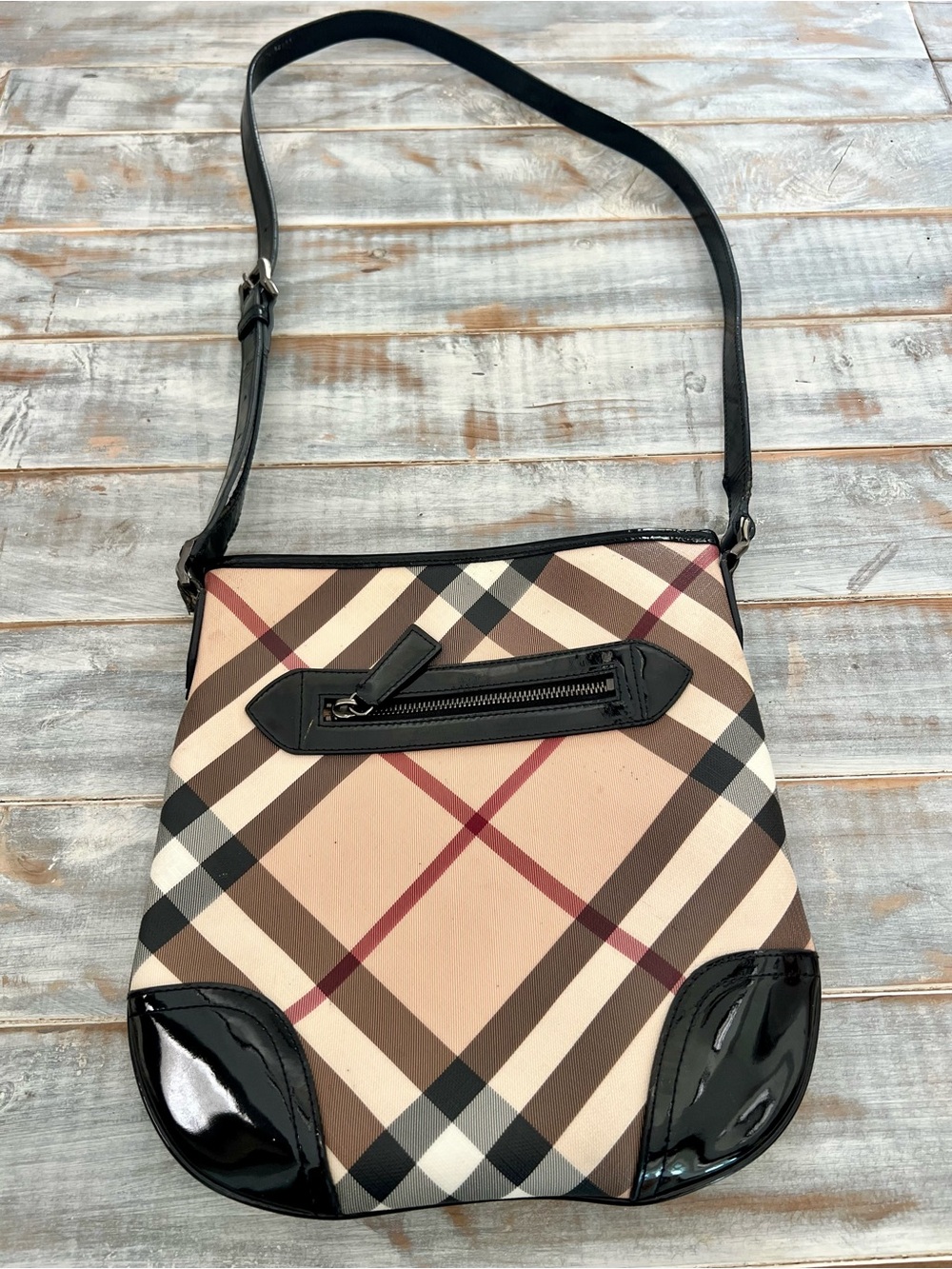 Vintage Burberrys Plaid Crossbody Shoulder Bag Black Patent Trim Equestrian Knig